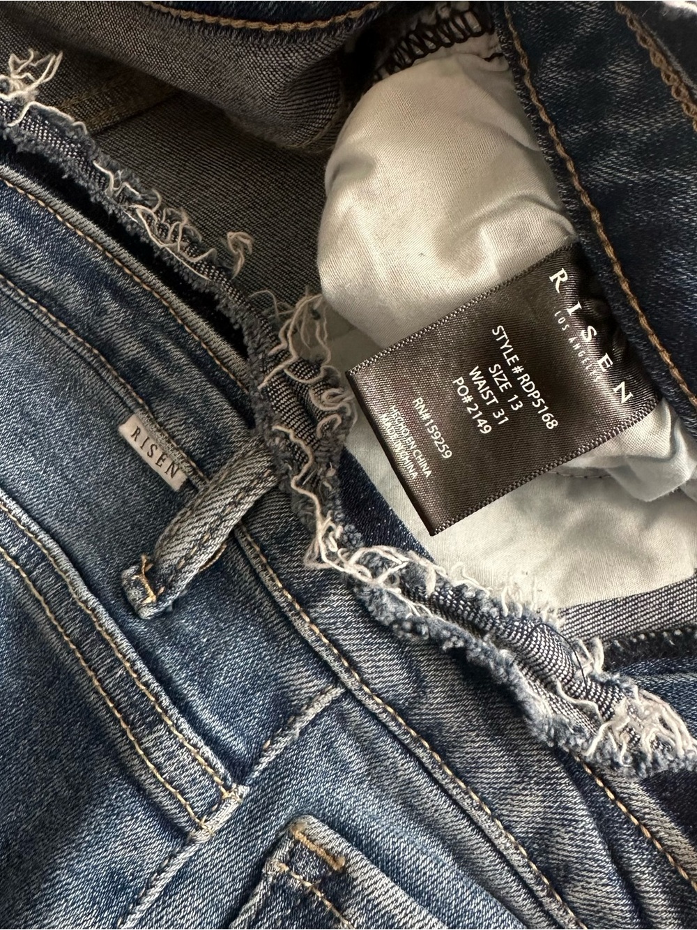 Risen Jeans Cropped Frayed Jeans Size 31 - Picture 4 of 6